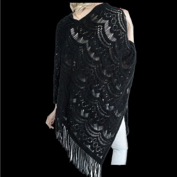 Knit Poncho - Picture 5 of 5